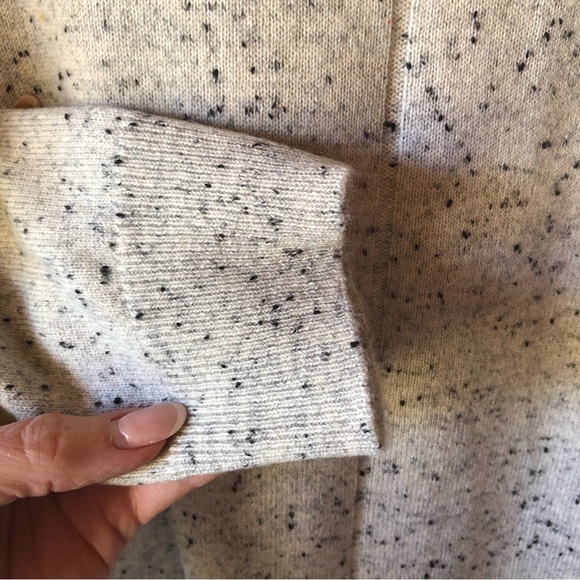 NWOT Splendid Cashmere turtleneck salt and pepper heathered oversize size XS - Picture 3 of 11